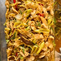 ไก่ผัดขิง