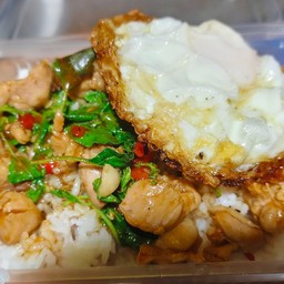 กระเพราไก่+ไข่ดาว