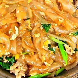 ผัดซีอิ๊วไข่ Pad see ew egg