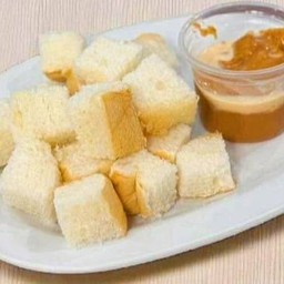 ขนมปังนึ่งสังขยา ชาไทย