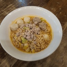 มาม่าเก๊ะหมู