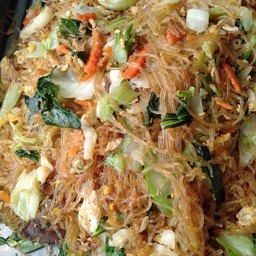 ผัดวุ้นเส้นใส่ไข่