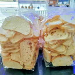 ปังเนยกรอบอัลมอลล์