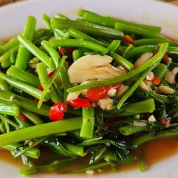ผัดผักบุ้งไฟแดง