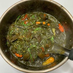 แกงขี้เหล็กใส่หนังวัว