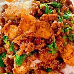 ข้าวกะเพราหมูสับหมูกรอบ#ฟรีไข่ดาว