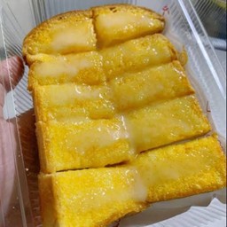 ขนมปังอบเนยใส่นม