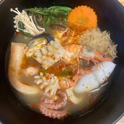 รวมทุกอย่าง 2 ขีด น้ำซุปน้ำดำ