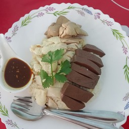 ข้าวสวยหน้าไก่ต้ม