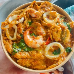 ข้าวไข่ข้นผัดผงกะหรี่ทะเล