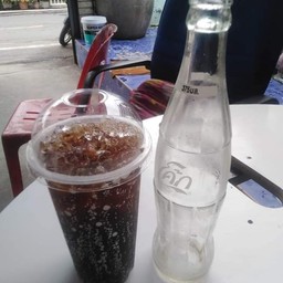 โค้กใส่น้ำแข็ง