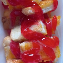 ขนมปังปิ้งเนยนม แยมสตรอเบอรี่