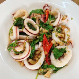 กะเพราหมึก