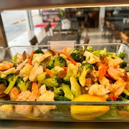 ผัดผักรวมกุ้ง