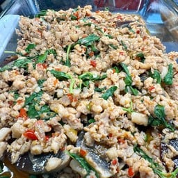 กะเพราไข่เยี่ยวม้า (ฟอง)