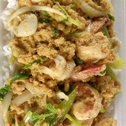 ข้าวผัดผงกะหรี่ทะเล