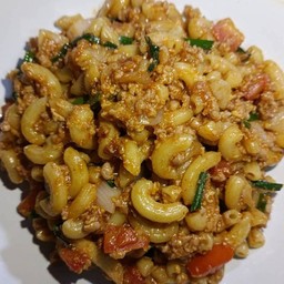 ผัดมักกะโรนีหมูสับ