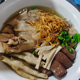 ก๋วยจั้บญวนโครงไก่+ขาไก่