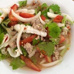 ยำวุ้นเส้นปลาหมึก