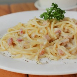 สปาเกตตี้ คาโบนาร่า เบคอน