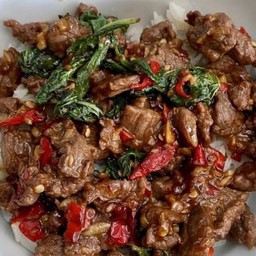 ข้าวกะเพราเนื้อชิ้น#ฟรีไข่ดาว