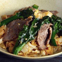 ผัดซีอิ๊วเนื้อ Pad see ew beef