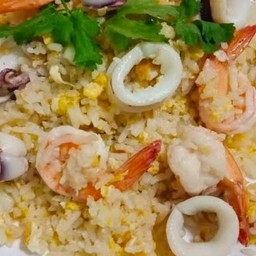 ข้าวผัดทะเล(กุ้ง หมึก)
