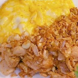 ข้าวไข่ข้นหมูกระเทียม