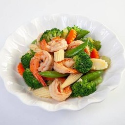 ผัดผักรวมมิตรทะเลราดข้าว Stir Fried Mixed Vegetables With Seafood On Rice