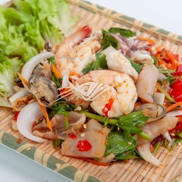 ยำรวมมิตรทะเล