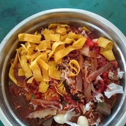 อ้อย ก๋วยเตี๋ยวหน้ากาดดอนแท่น