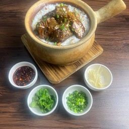 โจ๊กหม้อดินกระดูกหมู