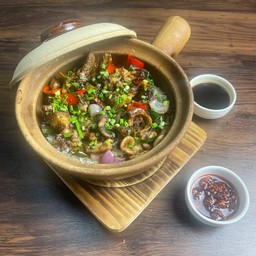 ข้าวอบหม้อดินกระเพาะหมู ไส้ตัน หมูสามชั้น