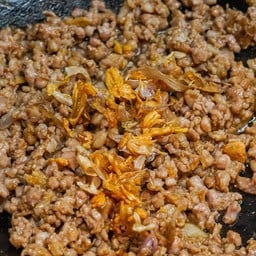 เมนูเนื้อสัตว์คั่ว(กับข้าว)