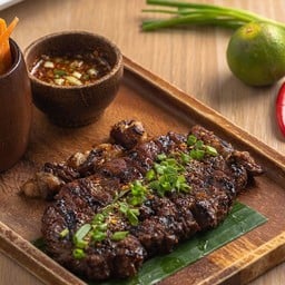 เนื้อAUSย่างจิ้มแจ่ว/Grilled AUS Sir Lloyd with Thai Spicy Sauce/烤牛肉配泰式蘸酱