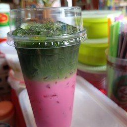 นมชมพูมัทฉะ
