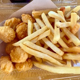 รวมของทอด ( เฟรนช์ฟราย+ไก่ป๊อป)