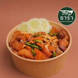 ข้าวหมูสามชั้นทอดพริกกระเทียม