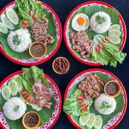 ข้าวไก่ย่างคลุกฝุ่น