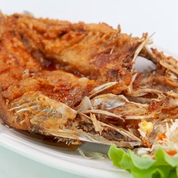 ปลากะพงทอดน้ำปลา