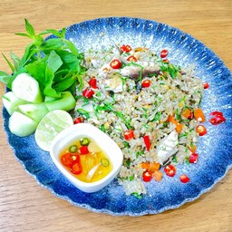 ข้าวผัดนำพริกกะปิปลาทู