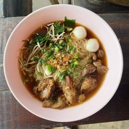 ก๋วยเตี๋ยวหมูตุ๋น