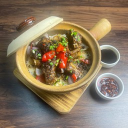 ข้าวอบหม้อดินซี่โครงหมูผัดเต้าซี่