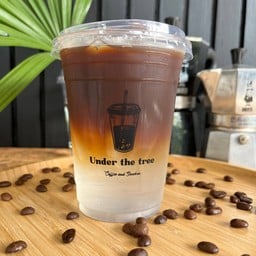 Under the tree coffee and slow bar