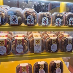bonnana Central World ชั้น 7 (ทางขึ้นบันไดเลื่อน โซน Food World)