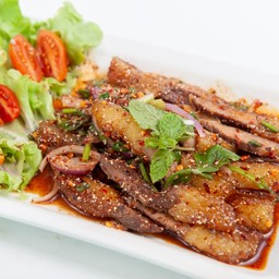 น้ำตกเนื้อ