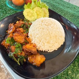 ข้าวกะเพราหมูกรอบ