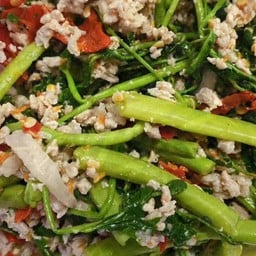 กระเฉดหมูสับ