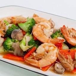 บล็อกโครี่ผัดกุ้ง