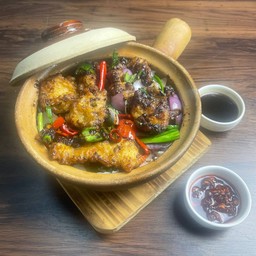 ข้าวอบหม้อดินปลาเก๋าผัดซอสเต้าซี่